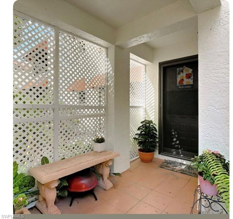 627 Serendipity DR 627, NAPLES, FL 34108 — photo 2