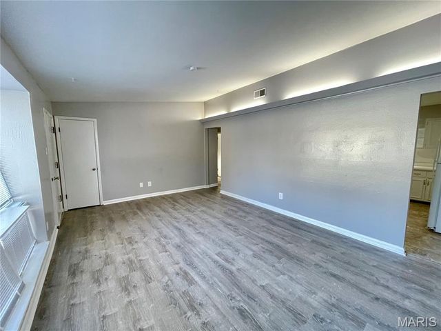 1132 Lakeview Avenue, St Louis, MO 63138