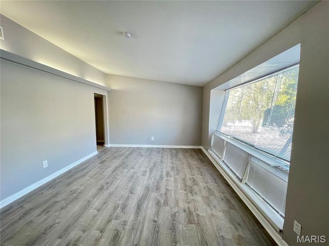 1132 Lakeview Avenue, St Louis, MO 63138