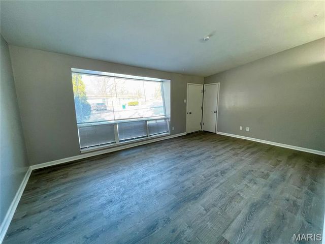 1132 Lakeview Avenue, St Louis, MO 63138