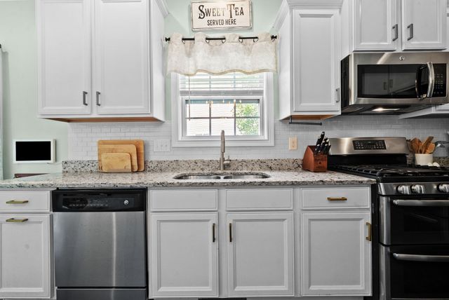 964 Nectar Ct, Adams, TN 37010