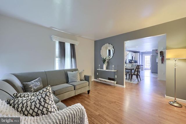 108 HAWK LN, Ephrata, PA 17522