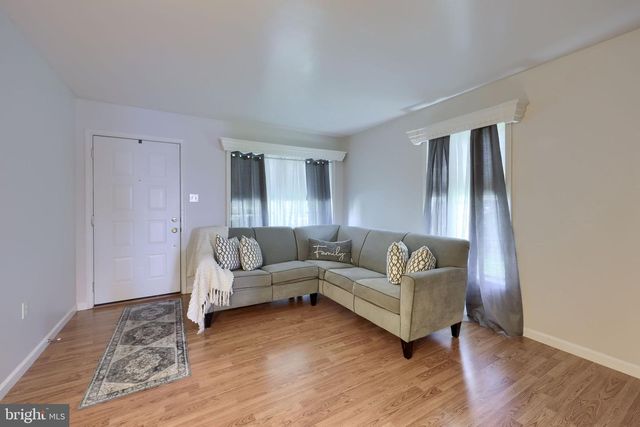 108 HAWK LN, Ephrata, PA 17522