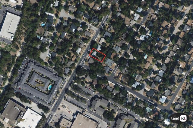 8003 Rockwood LN, Austin, TX 78757