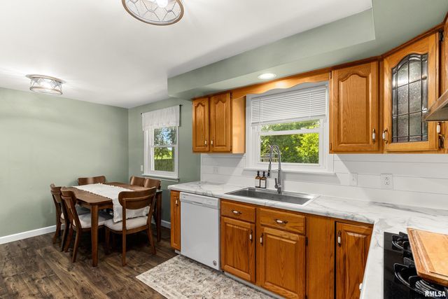 1114 S MAIN Street, Washington, IL 61571
