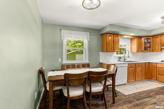 1114 S MAIN Street, Washington, IL 61571