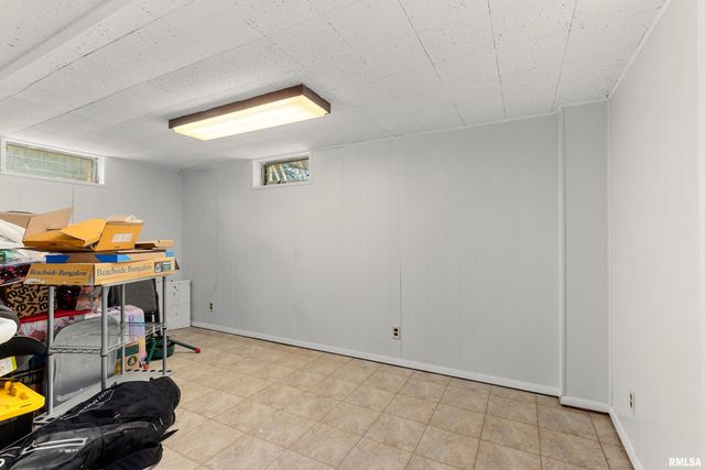 1114 S MAIN Street, Washington, IL 61571