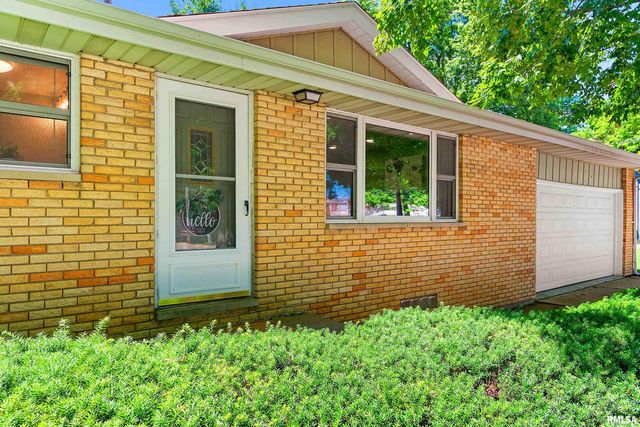 1114 S MAIN Street, Washington, IL 61571