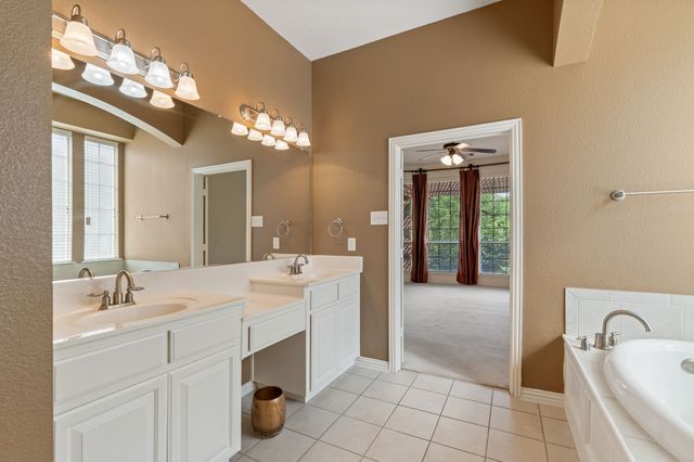 3024 N Camino Lagos, Grand Prairie, TX 75054