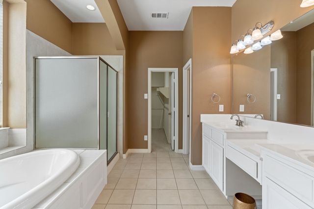 3024 N Camino Lagos, Grand Prairie, TX 75054