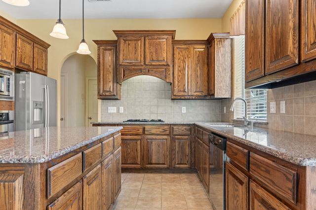 3024 N Camino Lagos, Grand Prairie, TX 75054