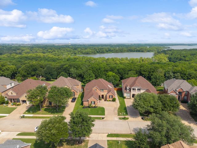 3024 N Camino Lagos, Grand Prairie, TX 75054