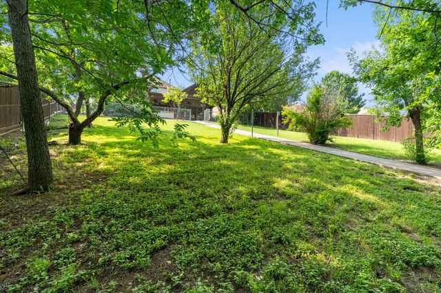 3024 N Camino Lagos, Grand Prairie, TX 75054