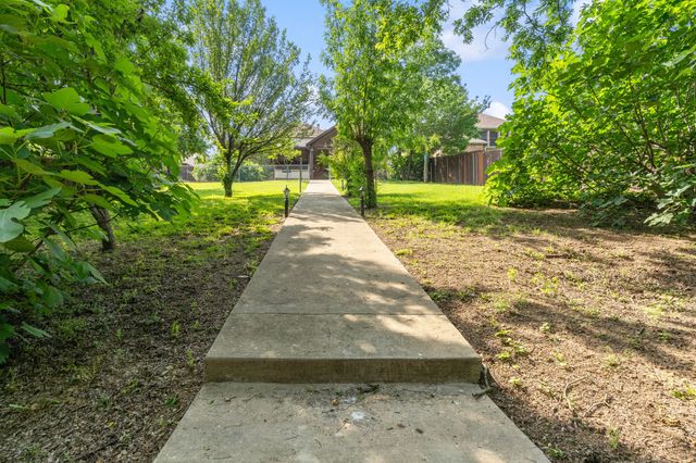 3024 N Camino Lagos, Grand Prairie, TX 75054