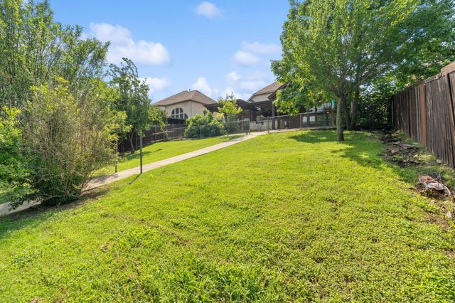3024 N Camino Lagos, Grand Prairie, TX 75054