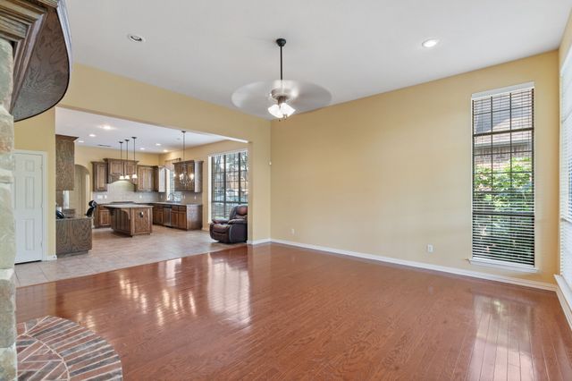 3024 N Camino Lagos, Grand Prairie, TX 75054
