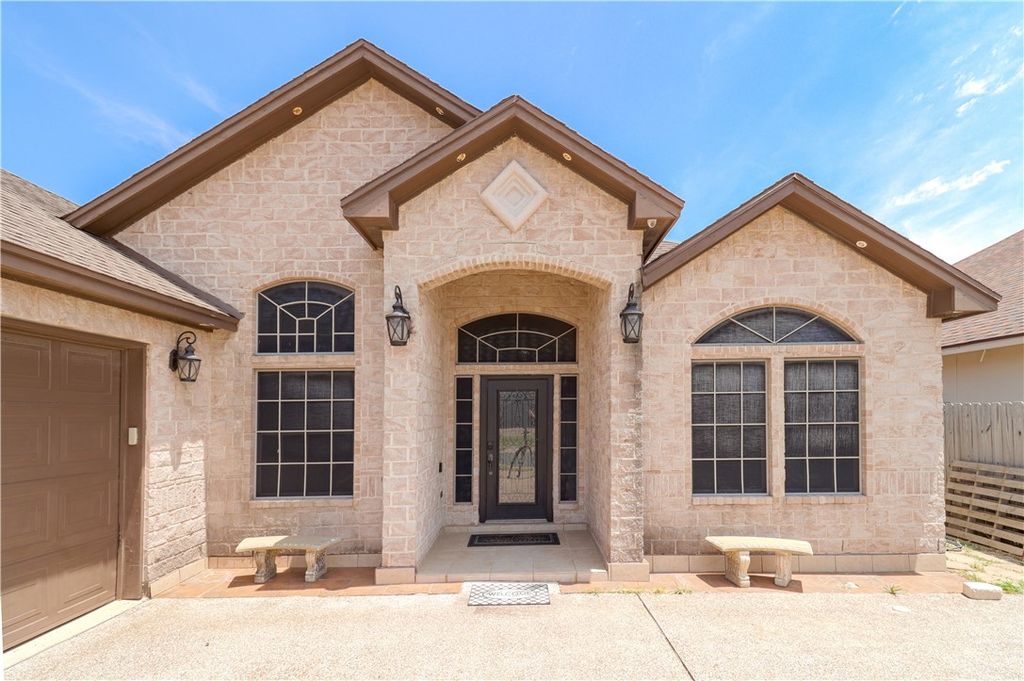 6842 Old Square Dr, Corpus Christi, TX 78414 — photo 2