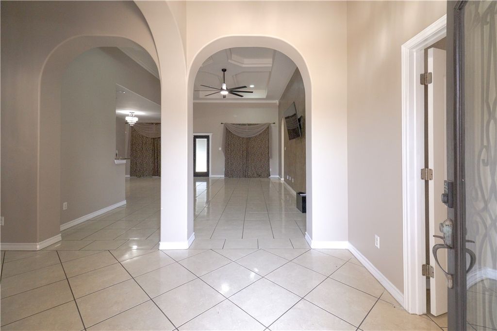 6842 Old Square Dr, Corpus Christi, TX 78414 — photo 4