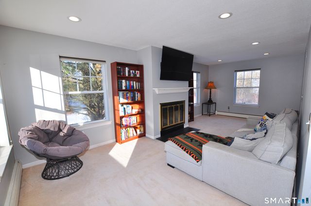 7 Glen Hollow, East Granby, CT 06026