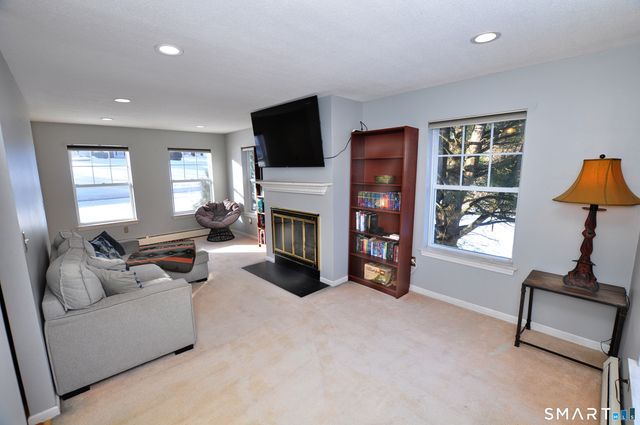 7 Glen Hollow, East Granby, CT 06026