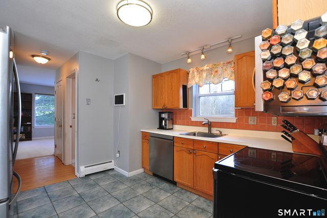 7 Glen Hollow, East Granby, CT 06026