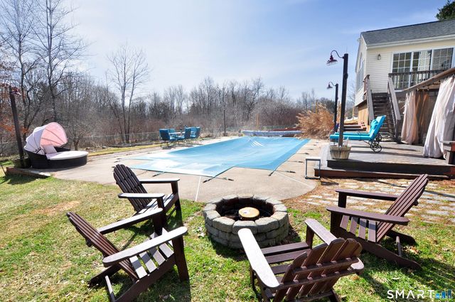 7 Glen Hollow, East Granby, CT 06026