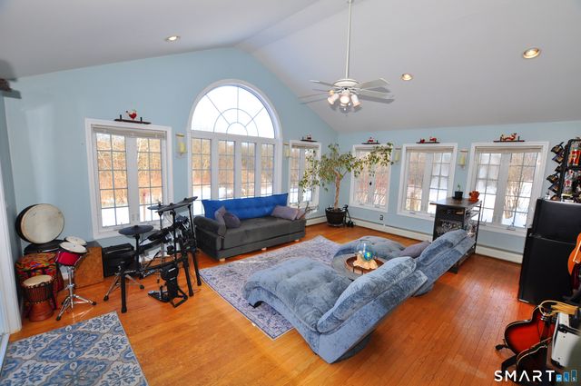 7 Glen Hollow, East Granby, CT 06026