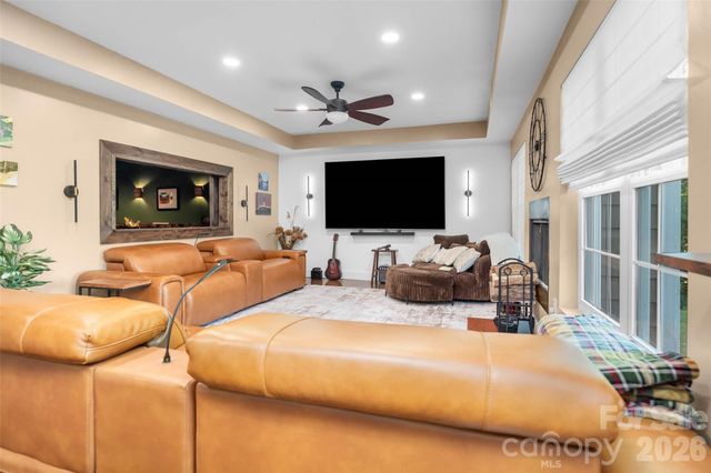 350 Vista Point Drive, Weaverville, NC 28787