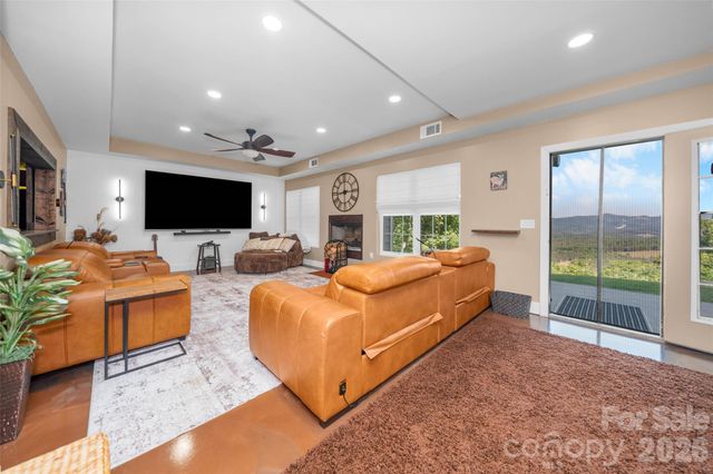 350 Vista Point Drive, Weaverville, NC 28787