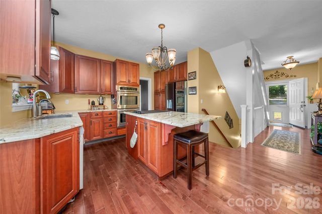 350 Vista Point Drive, Weaverville, NC 28787