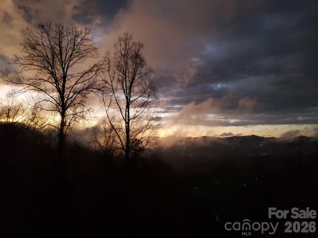 350 Vista Point Drive, Weaverville, NC 28787