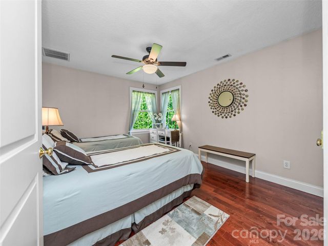350 Vista Point Drive, Weaverville, NC 28787