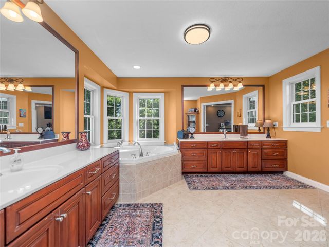 350 Vista Point Drive, Weaverville, NC 28787