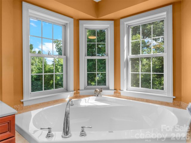 350 Vista Point Drive, Weaverville, NC 28787