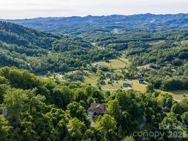 350 Vista Point Drive, Weaverville, NC 28787