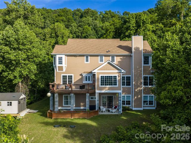 350 Vista Point Drive, Weaverville, NC 28787