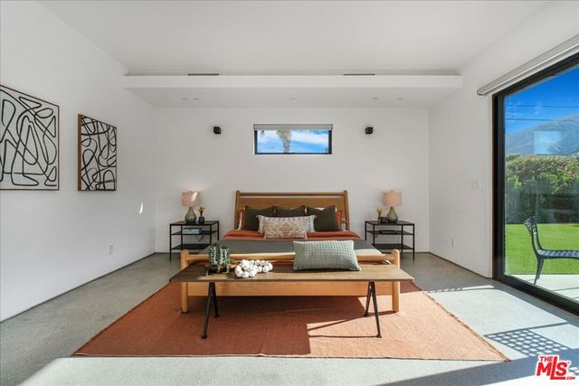 527 W Santa Catalina Road, Palm Springs, CA 92262