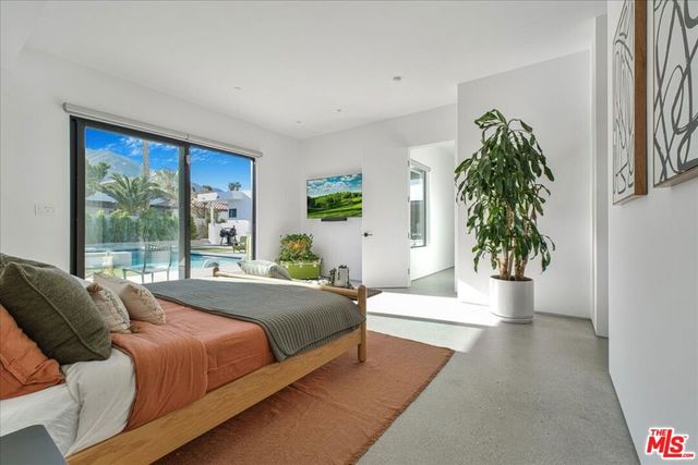 527 W Santa Catalina Road, Palm Springs, CA 92262