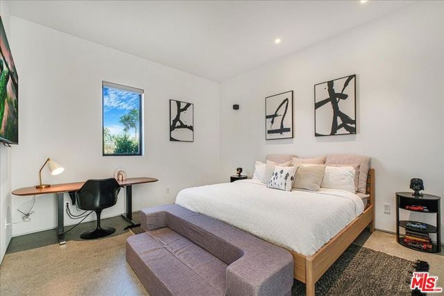 527 W Santa Catalina Road, Palm Springs, CA 92262