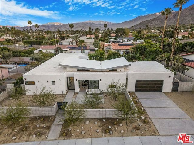 527 W Santa Catalina Road, Palm Springs, CA 92262