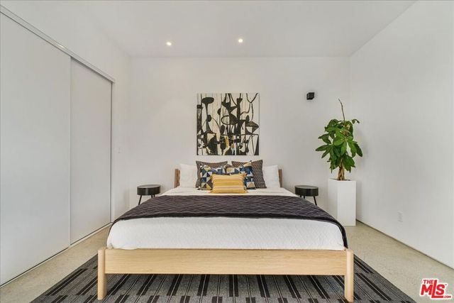 527 W Santa Catalina Road, Palm Springs, CA 92262