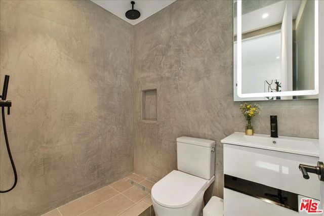 527 W Santa Catalina Road, Palm Springs, CA 92262