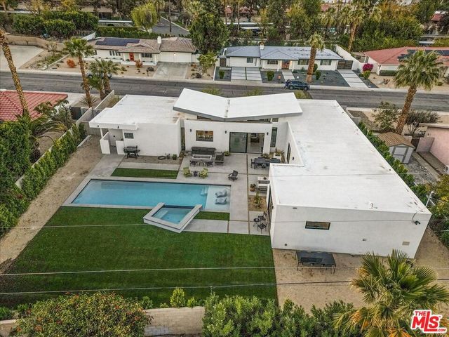 527 W Santa Catalina Road, Palm Springs, CA 92262