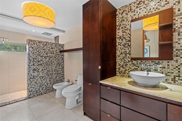 A-1 CALLE FLAMBOYAN, Guaynabo, PR 00966