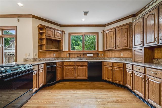 2255 OTTERBURN LN, Germantown, TN 38139
