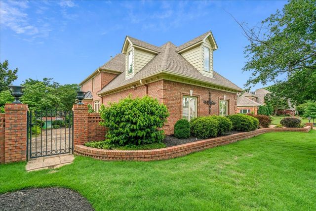 2255 OTTERBURN LN, Germantown, TN 38139