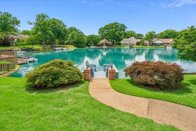 2255 OTTERBURN LN, Germantown, TN 38139