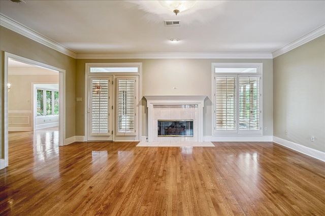 2255 OTTERBURN LN, Germantown, TN 38139