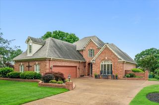 2255 OTTERBURN LN, Germantown, TN 38139
