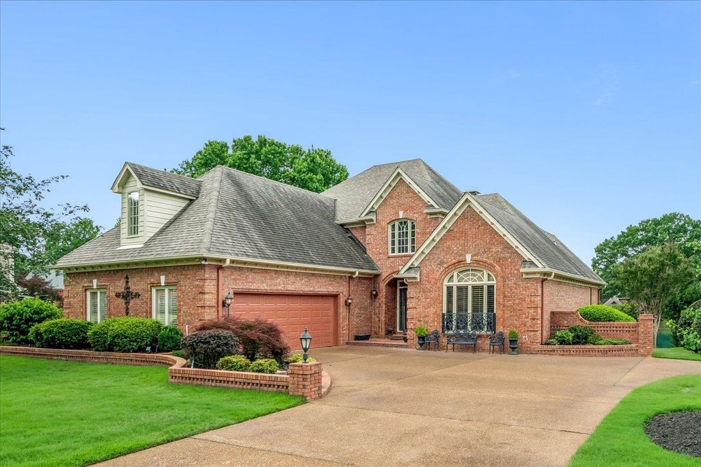 2255 OTTERBURN LN, Germantown, TN 38139
